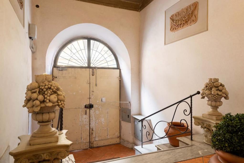 Colosseum 10Steps Away, Marco Aurelio Luxury House Rome Bagian luar foto